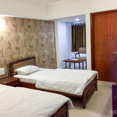 Hotel Apex أحمد أباد المظهر الخارجي الصورة