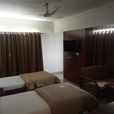 Hotel Apex أحمد أباد المظهر الخارجي الصورة
