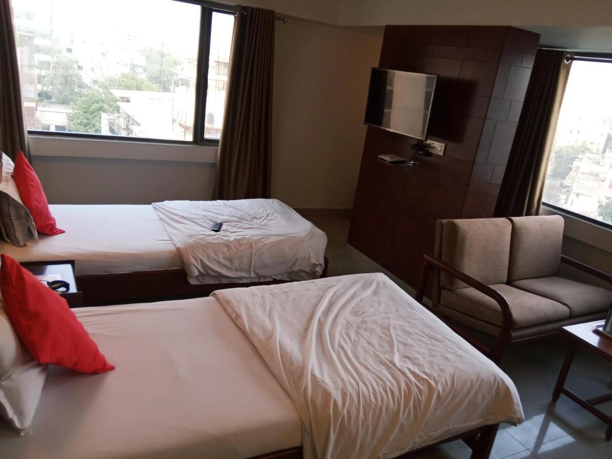 Hotel Apex أحمد أباد المظهر الخارجي الصورة
