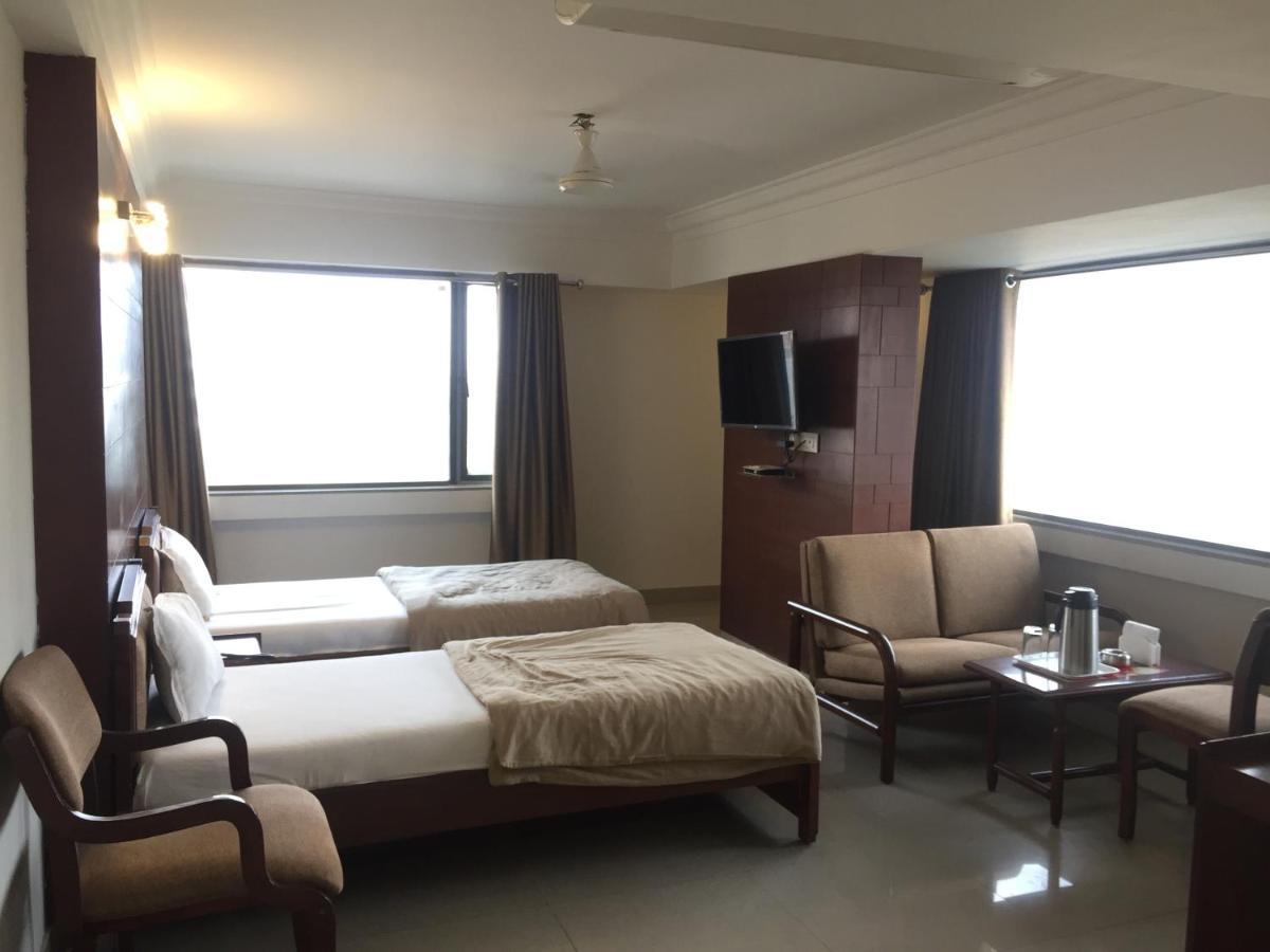 Hotel Apex أحمد أباد المظهر الخارجي الصورة