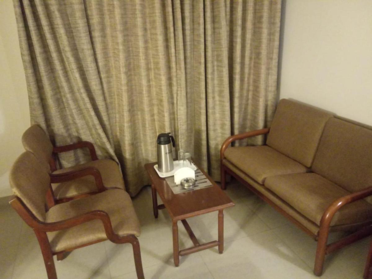 Hotel Apex أحمد أباد المظهر الخارجي الصورة