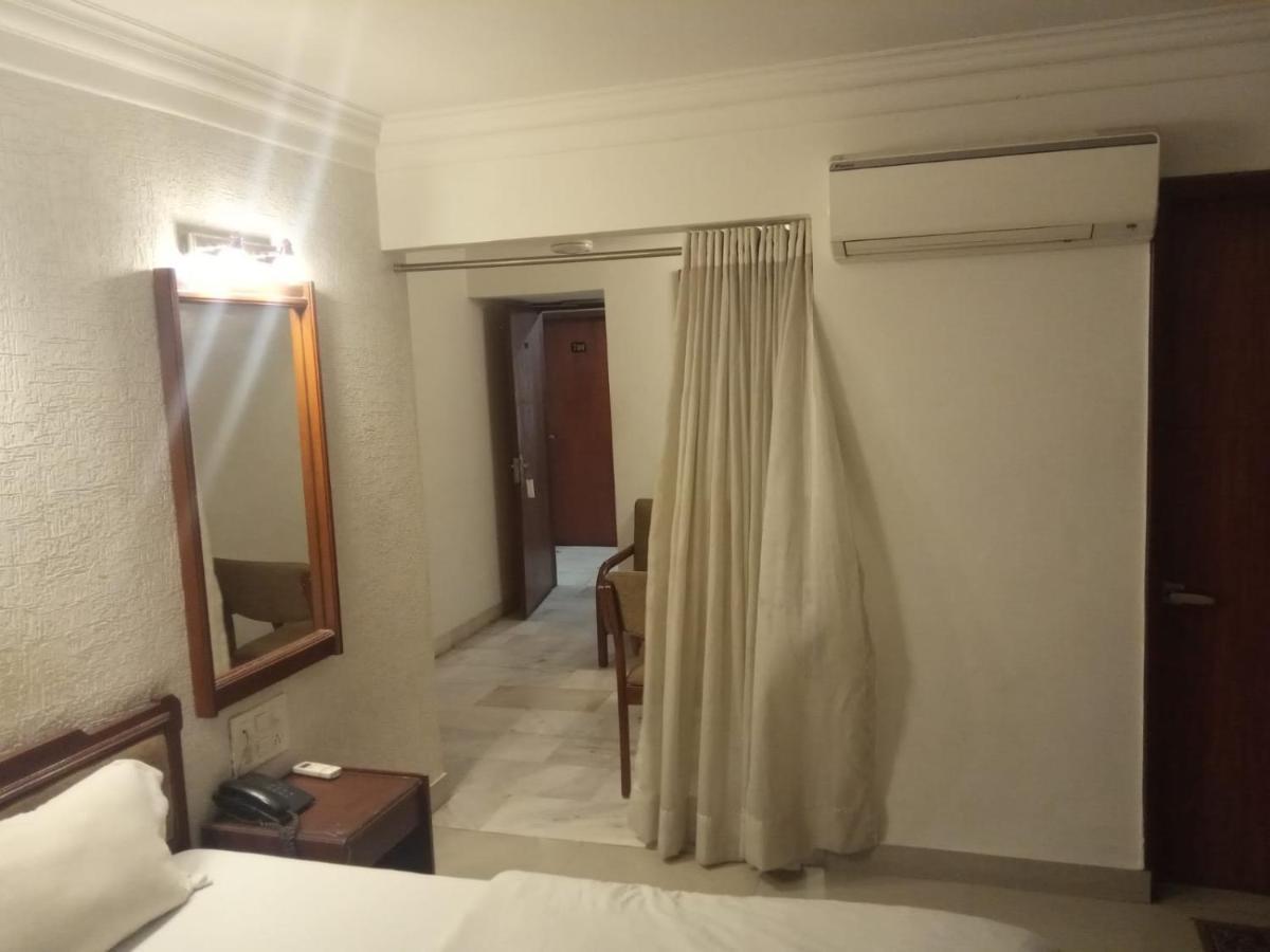 Hotel Apex أحمد أباد المظهر الخارجي الصورة