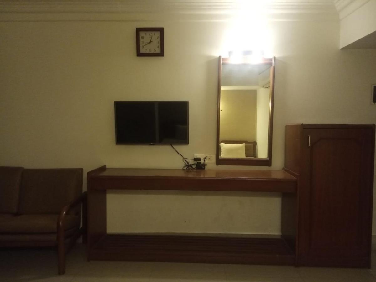 Hotel Apex أحمد أباد المظهر الخارجي الصورة